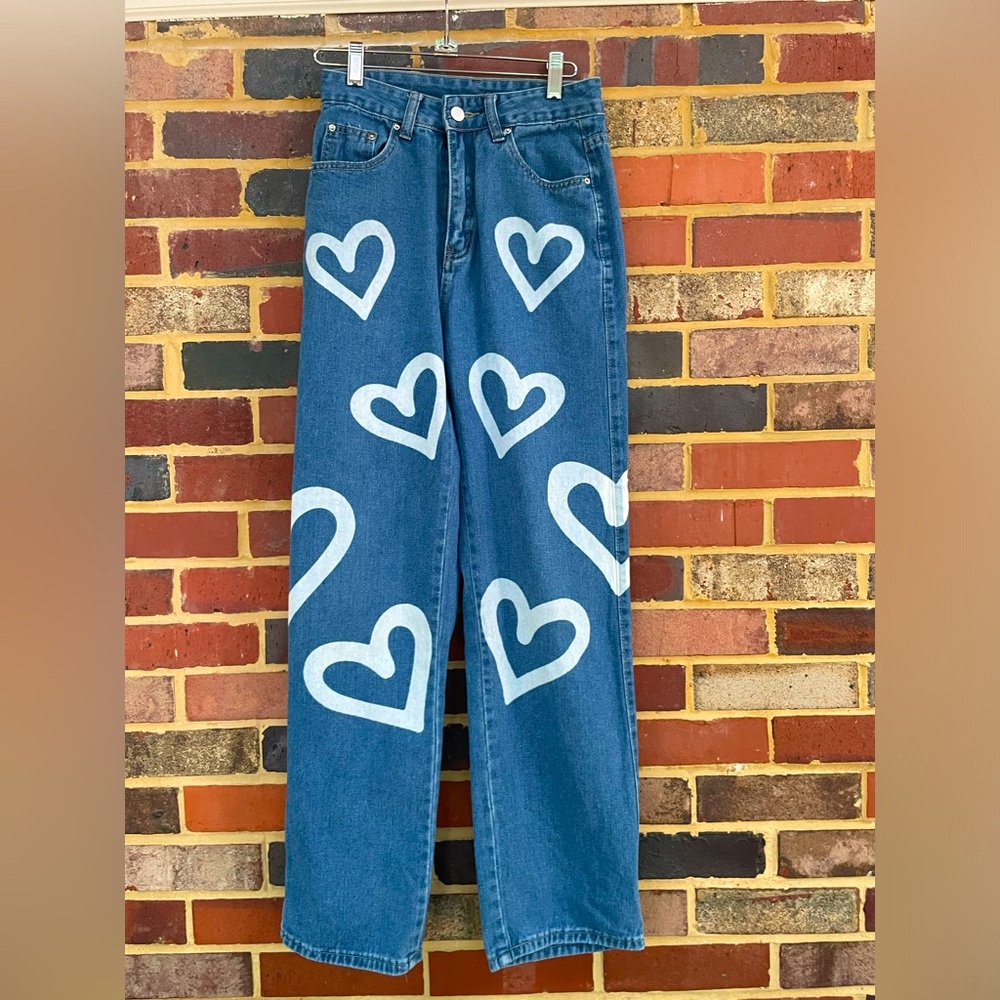 Women’s high waisted wide leg heart printed loose fit boyfriend jeans